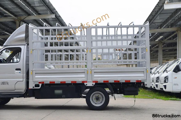 Ouling Fengrui F3 1.6L CNG 105hp 4X2(6 wheels) 3.3m single-row van mini truck Body (2) | 86Trucks