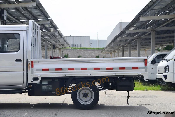 Ouling Fengrui F3 1.6L CNG 105 hp 4X2(6 wheels) 2.71m Double Row Stake Truck (China VI) Body (3) | 86Trucks