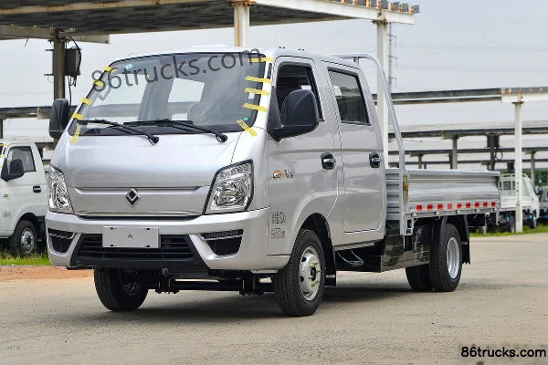 Ouling V5 1.6L CNG 105hp 4X2(6 wheels) 3.01m Double Row Panel Micro Truck Exterior (3) | 86Trucks