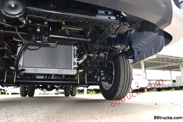 Ouling V5 1.6L CNG 105hp 4X2(6 wheels) 3.01m Double Row Panel Micro Truck Chassis (3) | 86Trucks