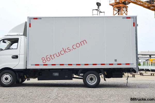 Ouling V5 Series 1.6L 105 hp 4X2(6 wheels) CNG 4.005m Single Row Van Light Truck (China VI) Body (2) | 86Trucks