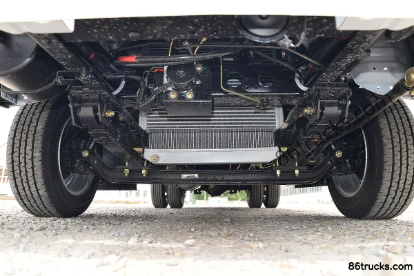 Ouling Jinlika II 115 hp 4X2(6 wheels) 3.7m single-row van light truck Chassis (1) | 86Trucks