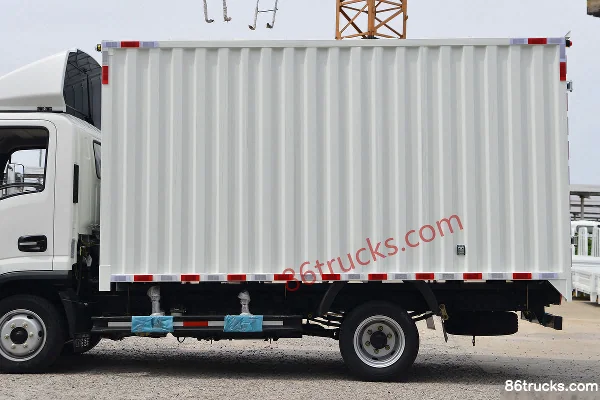 Ouling Jinlika II 115 hp 4X2(6 wheels) 3.7m single-row van light truck Body (2) | 86Trucks