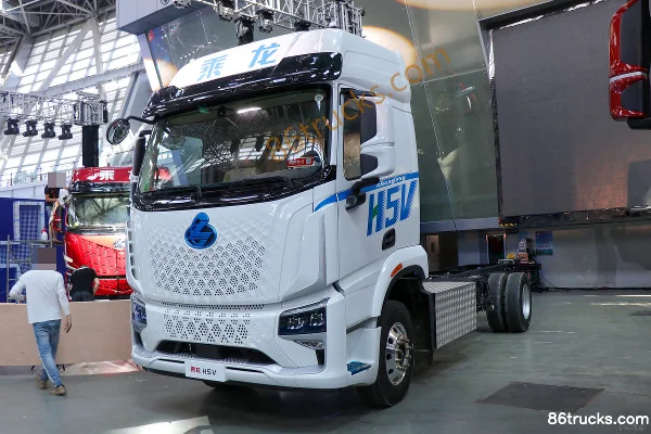 Dongfeng Liuqi Chenglong H5V 4X2(6 wheels) 6.8m hybrid van cargo truck 15.6kWh Exterior (3) | 86Trucks