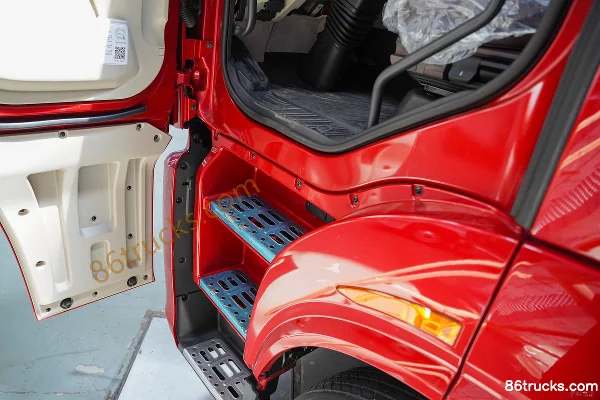 Dongfeng Liuqi Chenglong HK Heavy Truck 500hp 8X4(12 wheels) AMT Automatic Flatbed Cargo Truck Cab (3) | 86Trucks
