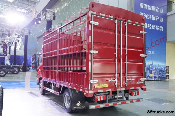 Dongfeng Liuqi Chenglong L2 160 hp 4X2(6 wheels) 4.2m single-row stake truck (axle ratio 4.875) Body (2) | 86Trucks