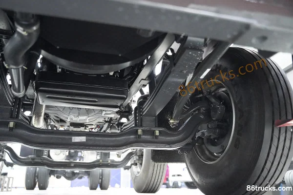 Dongfeng Liuqi Chenglong H5V 290 hp 6X2(8 wheels) hydrogen fuel cell cargo truck Chassis (3) | 86Trucks