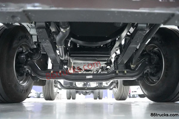 Dongfeng Liuqi Chenglong H5V 290 hp 6X2(8 wheels) hydrogen fuel cell cargo truck Chassis (1) | 86Trucks