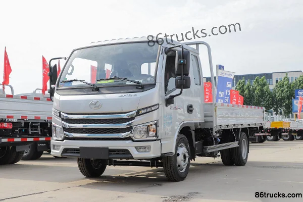 Yuejin Fuxing S100V 95 hp 4X2(6 wheels) 3.77m semi-panel flatbed light truck Exterior (3) | 86Trucks