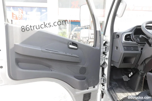 Yuejin Fuxing S100V 95 hp 4X2(6 wheels) 3.77m semi-panel flatbed light truck Cab (2) | 86Trucks