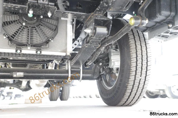 Yuejin Fuxing S100V 95 hp 4X2(6 wheels) 3.77m semi-panel flatbed light truck Chassis (3) | 86Trucks