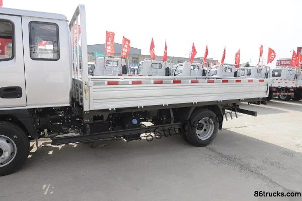 Yuejin Fuxing S100V 95 hp 4X2(6 wheels) 3.77m semi-panel flatbed light truck Body (1) | 86Trucks