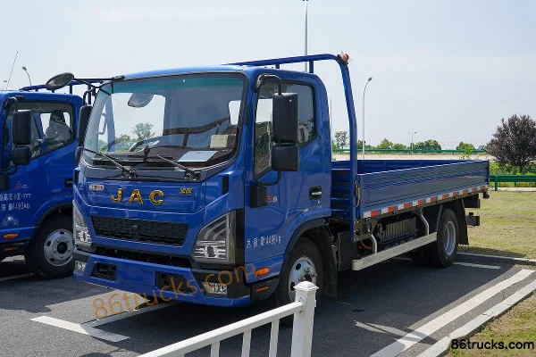 JAC Lingpao ES6 4.5T 4.18m single-row plug-in hybrid flatbed light truck 15.5kWh 4X2(6 wheels) Exterior (3) | 86Trucks