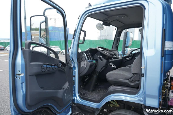 Yutong T3 4.5T 4.2m Single Row Pure Electric Van Light Truck 88.87kWh 4X2(6 wheels) Interior (3) | 86Trucks