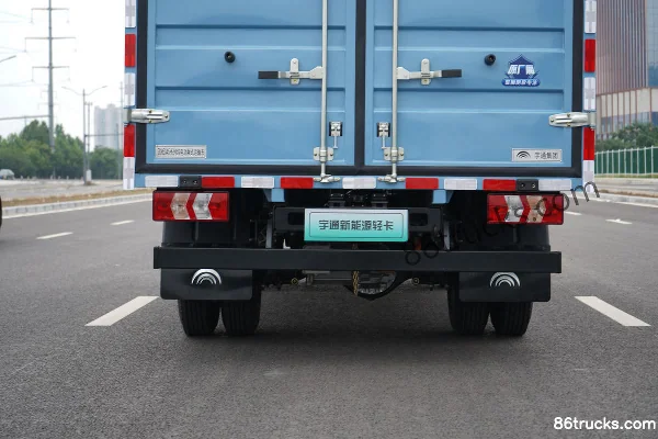 Yutong T3 4.5T 4.2m Single Row Pure Electric Van Light Truck 88.87kWh 4X2(6 wheels) Body (3) | 86Trucks