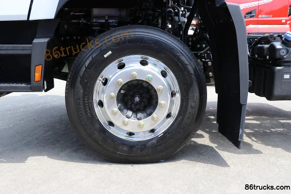 Dongfeng HV5 18T 6.9m Plug-in Hybrid Refrigerated Truck 4X2(6 wheels) Chassis (3) | 86Trucks