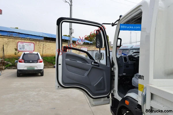 Sinotruk HOWO Zhuimeng 150hp 4X2(6 wheels) 4.15m single-row flatbed light truck (China VI)(Zhuchi 6-speed) Cab (1) | 86Trucks