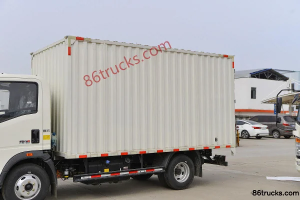 Sinotruk HOWO Zhuimeng Classic Edition 130 hp 4X2(6 wheels) 3.85m semi-sleeper live aquatic products cargo truck Body (1) | 86Trucks