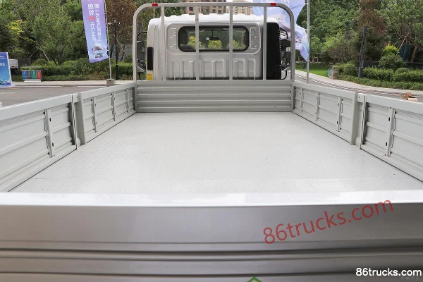 Foton New Jieyun Pro 3L CNG 130hp 4X2(6 wheels) Fast Gear 8-Speed 4.17m Single Row Flatbed Light Truck Body (2) | 86Trucks