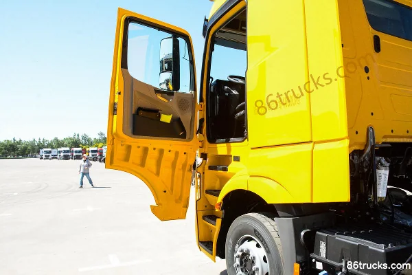 Mercedes-Benz Actros heavy truck 450 hp 6X4(10 wheels) hazardous material transport tractor truck (China VI) Cab (1) | 86Trucks