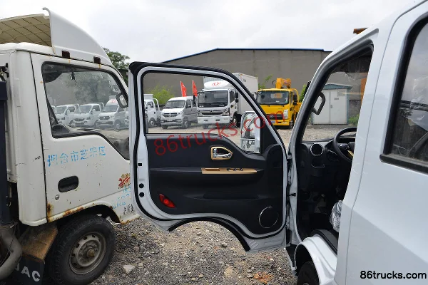 Dongfeng T5 95 hp 4X2(6 wheels) 2.99m double-row flatbed mini truck (China VI) Cab (1) | 86Trucks