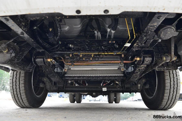 Dongfeng T5 95 hp 4X2(6 wheels) 2.99m double-row flatbed mini truck (China VI) Chassis (1) | 86Trucks