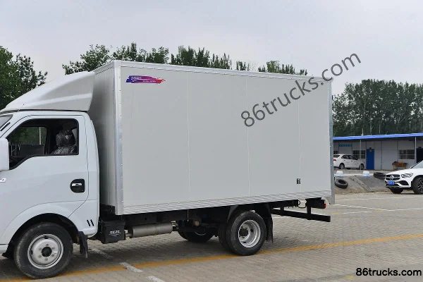 Dongfeng T5 1,6 L 122 ch 4X2(6 roues) essence camion fourgon simple cabine 3,965 m (China VI) Carrosserie (1) | 86Trucks