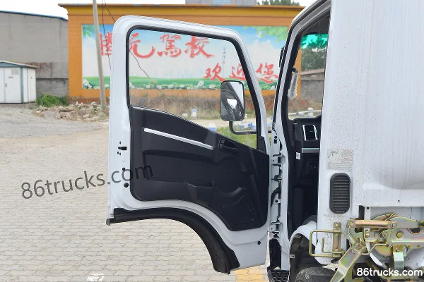 Dongfeng Fuxiaorui M5Q 1.6L 120hp 4X2(6 wheels) Gasoline 3.25m Single Row Van Micro Truck (China VI) Cab (1) | 86Trucks