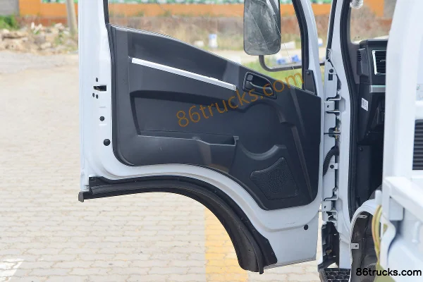 Dongfeng Fuxiaorui M5Q 1.6L 120 hp 4X2(6 wheels) gasoline 3.25m single-row flatbed mini truck (China VI) Cab (2) | 86Trucks