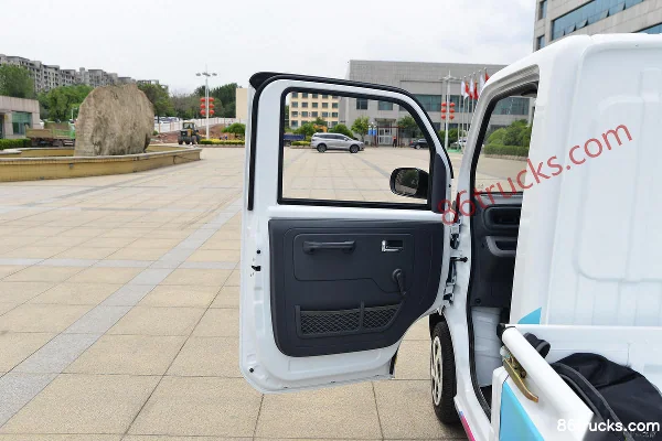 Huoyue Shentong Shentong 01 0.95T 1.8m Single Row Electric Flatbed Micro Truck 8.4kWh 4X2(6 wheels) Interior (1) | 86Trucks