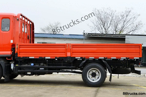 Dongfeng Duolika D6-L Super Power Comfort Edition 140 hp 4X2(6 wheels) 3.825m Crew Cab Flatbed Light Truck (China VI) (Axle Ratio 4.875) Bod