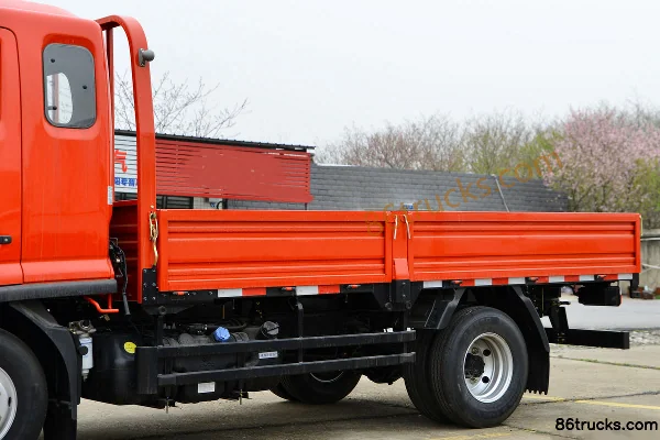 Dongfeng Duolika D6-L Super Power Comfort Edition 140 hp 4X2(6 wheels) 3.825m Crew Cab Flatbed Light Truck (China VI) (Axle Ratio 4.875) Bod