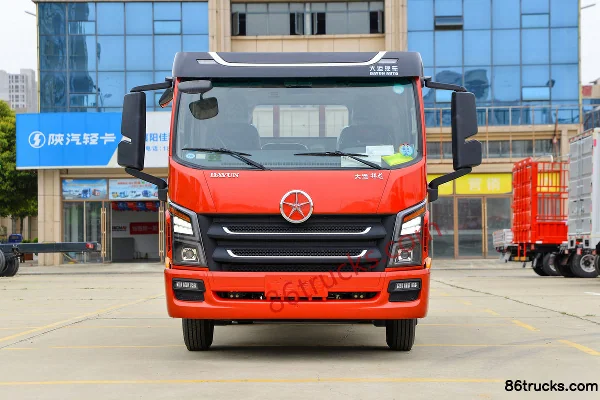 Dayun Xianglong 127hp 4X2(6 wheels) 4.05m Single Row Flatbed Light Truck Exterior (2) | 86Trucks