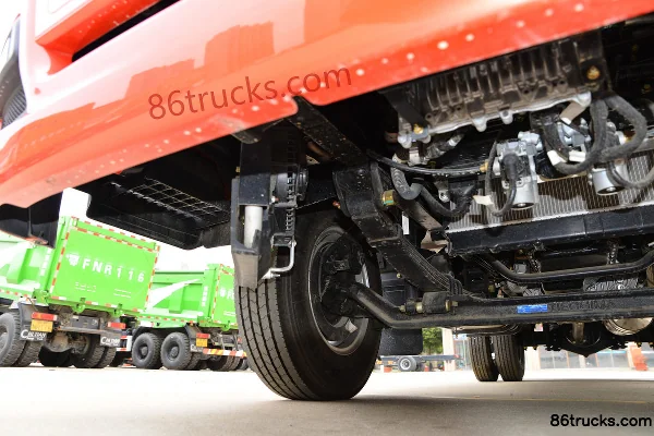 Dayun Xianglong 127hp 4X2(6 wheels) 4.05m Single Row Flatbed Light Truck Chassis (2) | 86Trucks
