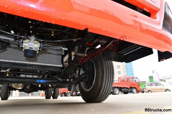 Dayun Xianglong 150hp 4X2(6 wheels) 4.12m single-row fence-type light truck Chassis (3) | 86Trucks