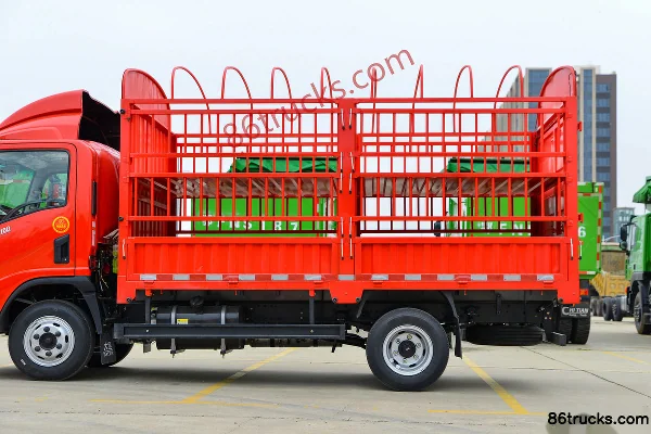 Dayun Xianglong 150hp 4X2(6 wheels) 4.12m single-row fence-type light truck Body (2) | 86Trucks