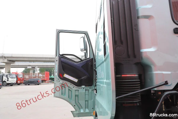 FAW Jiefang J6V Heavy Truck Pilot Edition 620 hp 6X4(10 wheels) AMT Automatic Tractor Truck (hydraulic retarder) Cab (1) | 86Trucks