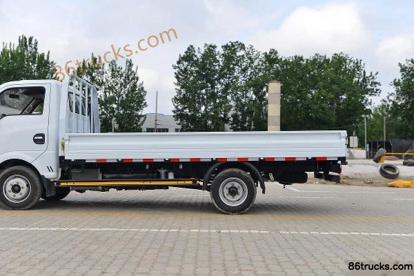 Dongfeng T6 2L 127hp 4X2(6 wheels) CNG 4.005m single-row cage cargo light truck Body (3) | 86Trucks