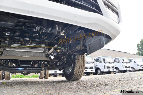 Dongfeng T6 132 hp 4X2(6 wheels) 4.005m Single Row Van Light Truck (China VI) Chassis (3) | 86Trucks