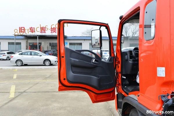 Dongfeng Duolika D6-L Super Power Comfort Edition 140 hp 4X2(6 wheels) 3.825m Crew Cab Flatbed Light Truck (China VI) (Axle Ratio 4.875) (1)