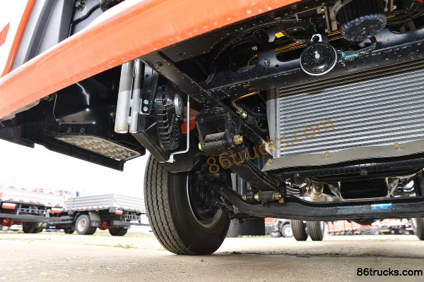Dongfeng Duolika D6-L Super Power Comfort Edition 140 hp 4X2(6 wheels) 3.825m Crew Cab Flatbed Light Truck (China VI) (Axle Ratio 4.875) Cha