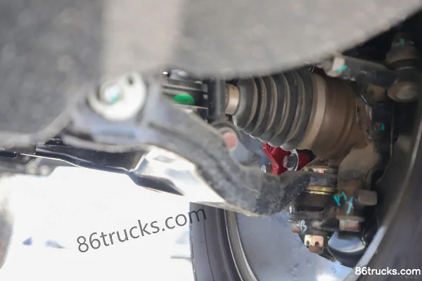 JAC T8 PRO 2.4T Gasoline 211hp Manual 4WD Standard Axle Double Row Pickup Body (3) | 86Trucks