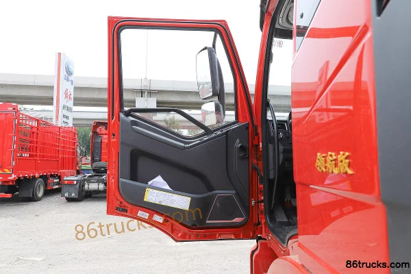 FAW Jiefang J6G Pilot Edition 280hp 4X2(6 wheels) hook-lift cargo truck Cab (1) | 86Trucks
