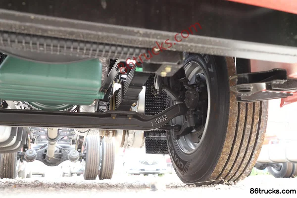FAW Jiefang J6G Pilot Edition 280hp 4X2(6 wheels) hook-lift cargo truck Chassis (3) | 86Trucks