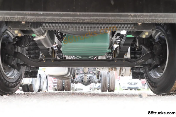 FAW Jiefang J6G Pilot Edition 280hp 4X2(6 wheels) hook-lift cargo truck Chassis (1) | 86Trucks