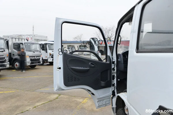 Dongfeng Duolika D5 2018 125 ch 4X2(6 roues) 3,02 m camion léger à ridelles double cabine (China VI) (1) | 86Trucks