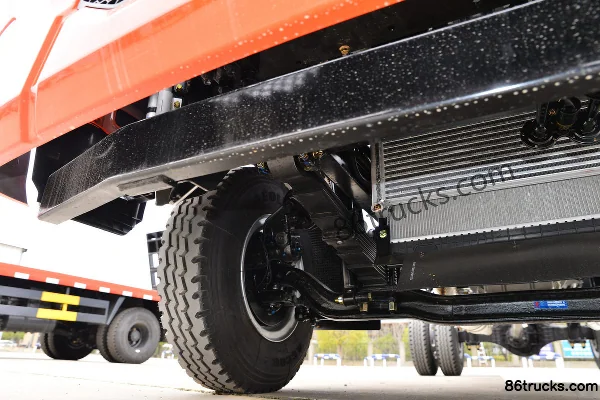 Dongfeng Furui F7 156hp 4X2(6 wheels) 4.8m semi-row flatbed light truck Chassis (2) | 86Trucks