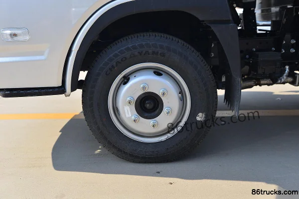 Yuejin Fuxing S50 1.9L 95hp 4X2(6 wheels) Diesel 3.19m Semi-row Van Mini Truck Chassis (1) | 86Trucks