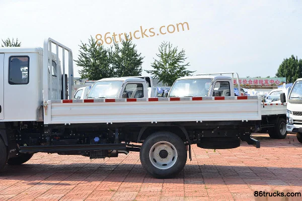 Yuejin Fuxing S80 95hp 4X2(6 wheels) 3.22m semi-row flatbed light truck Body (2) | 86Trucks