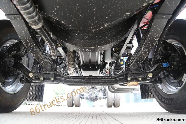 SHACMAN Cummins Longji 260 ch 4X2(6 roues) 6,8 m camion porteur fourgon (China VI) Châssis (1) | 86Trucks